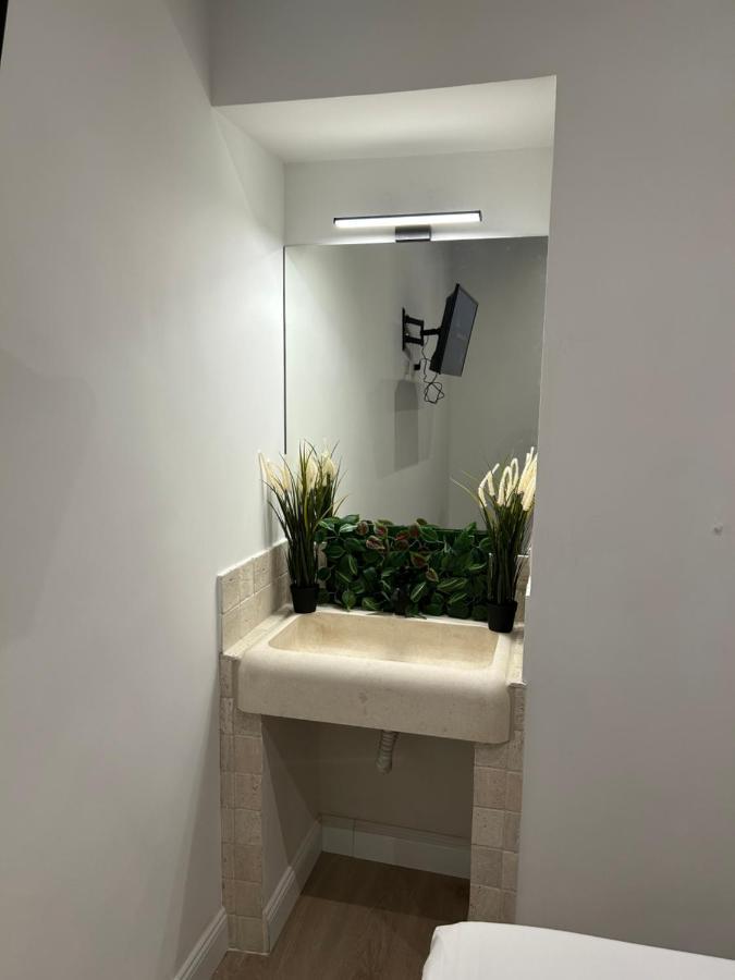 Raffaello'S Place Roma Ngoại thất bức ảnh